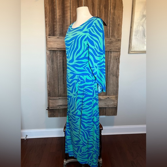 Inman NWT Size Medium Zebra print caped maxi dress - Picture 2 of 11